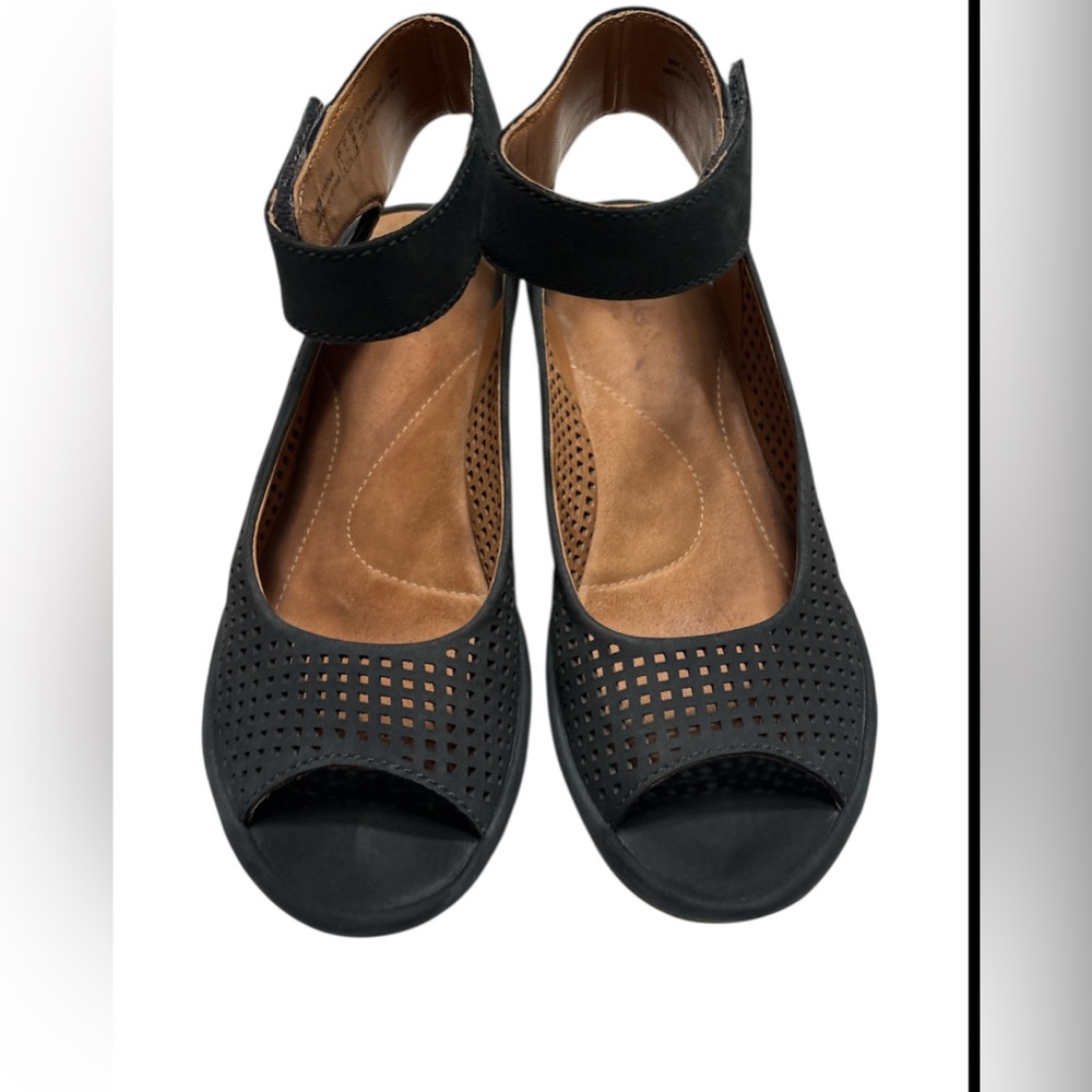 Clarks Navy Blue Perforated Wedge Sandals,Size 7.5 - Picture 2 of 7